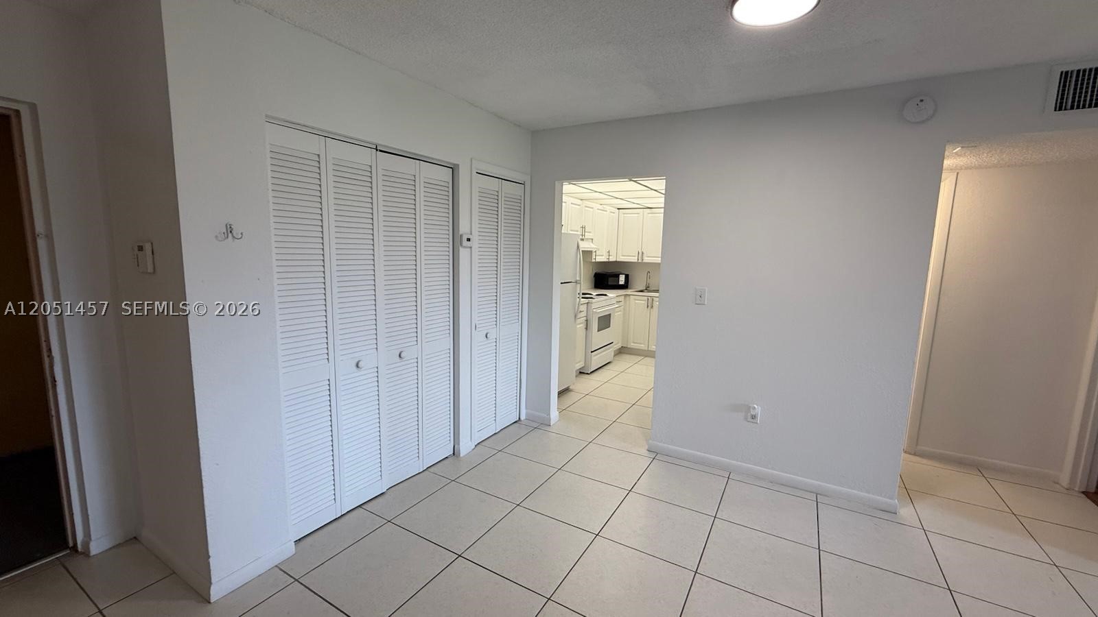 LAKEVIEW GARDENS AT MIAMI - Residential Lease