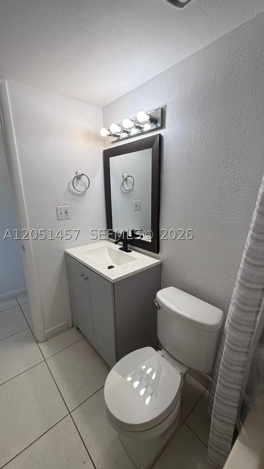 LAKEVIEW GARDENS AT MIAMI - Residential Lease
