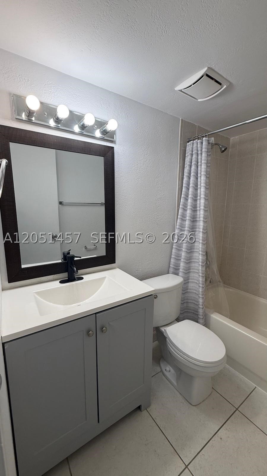 LAKEVIEW GARDENS AT MIAMI - Residential Lease