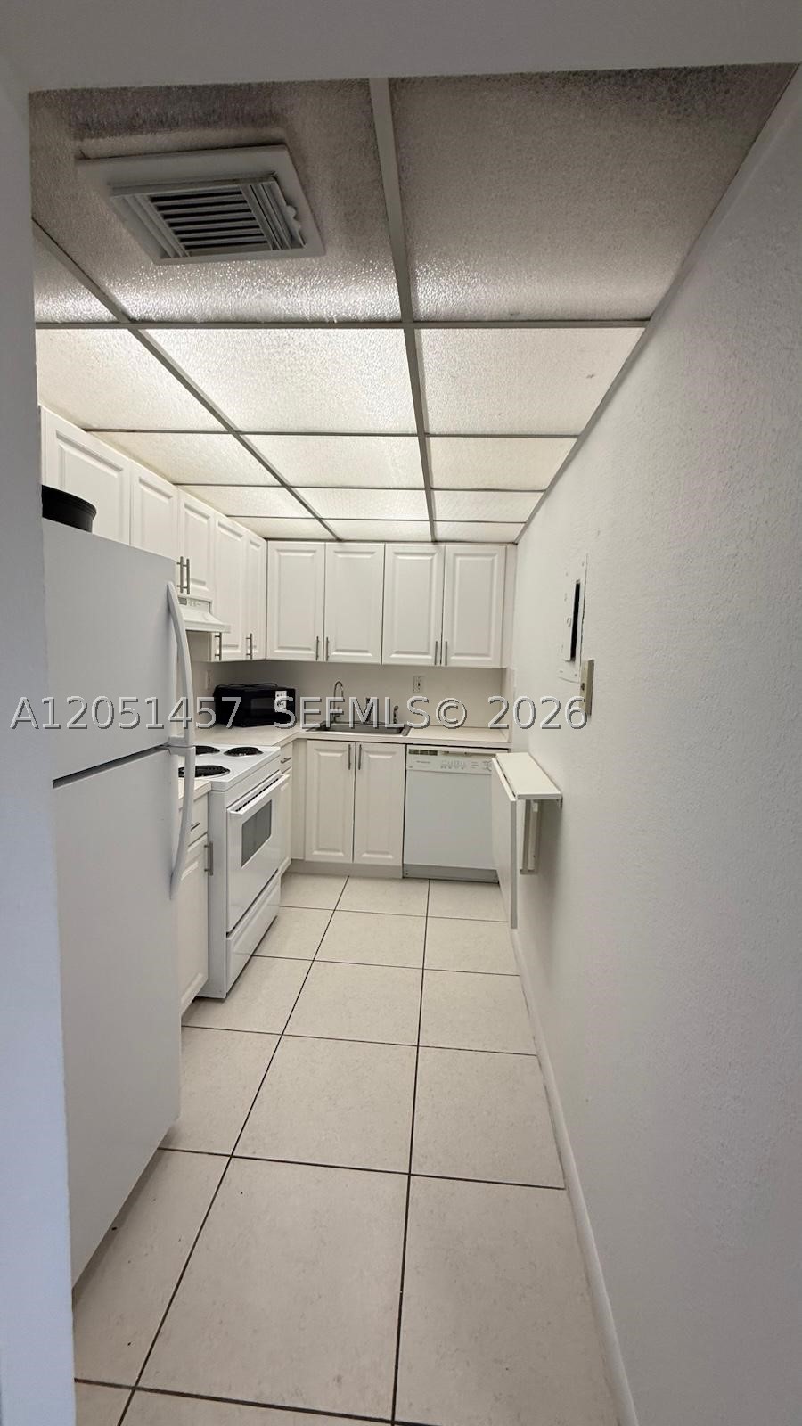 LAKEVIEW GARDENS AT MIAMI - Residential Lease