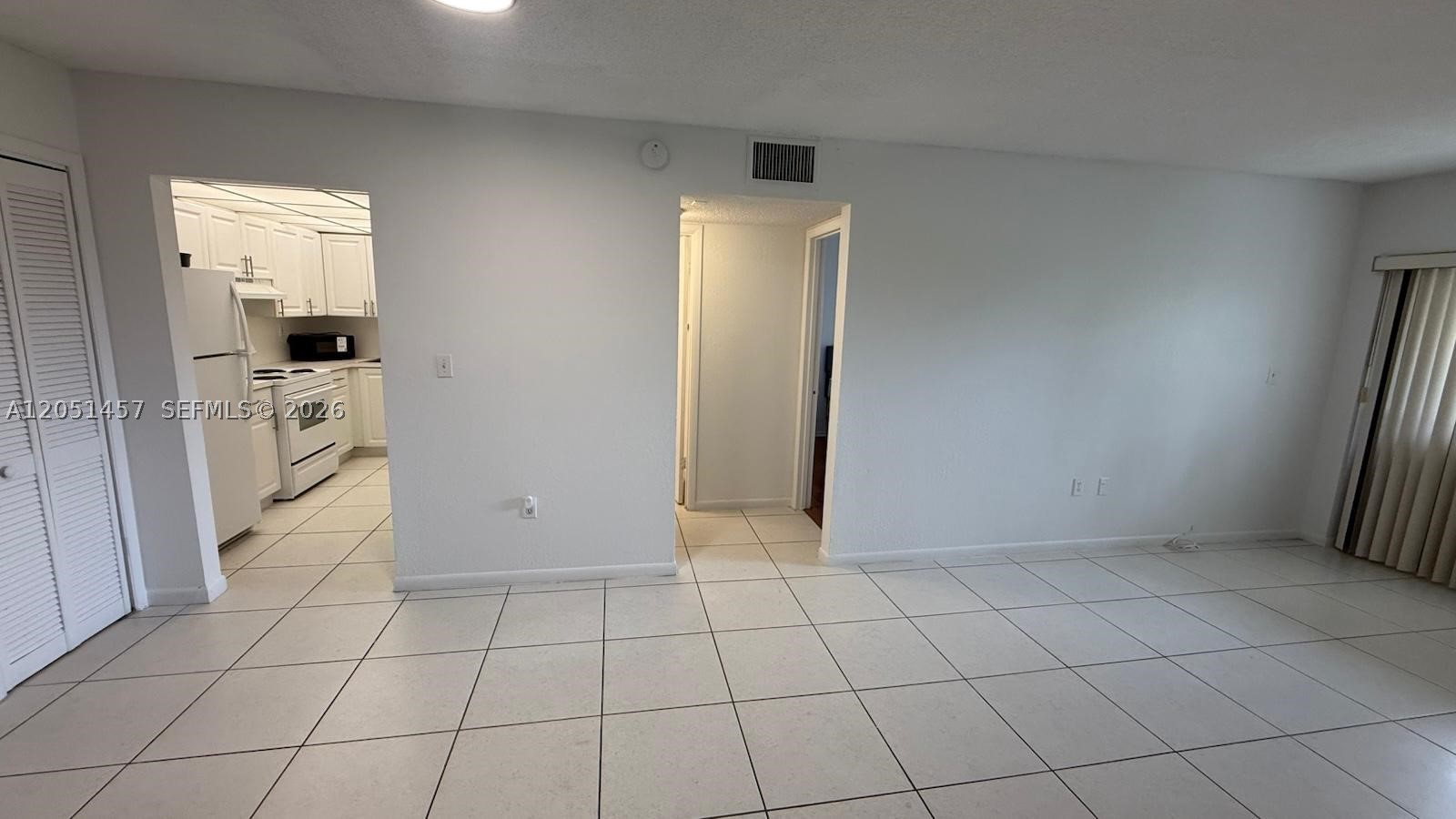 LAKEVIEW GARDENS AT MIAMI - Residential Lease