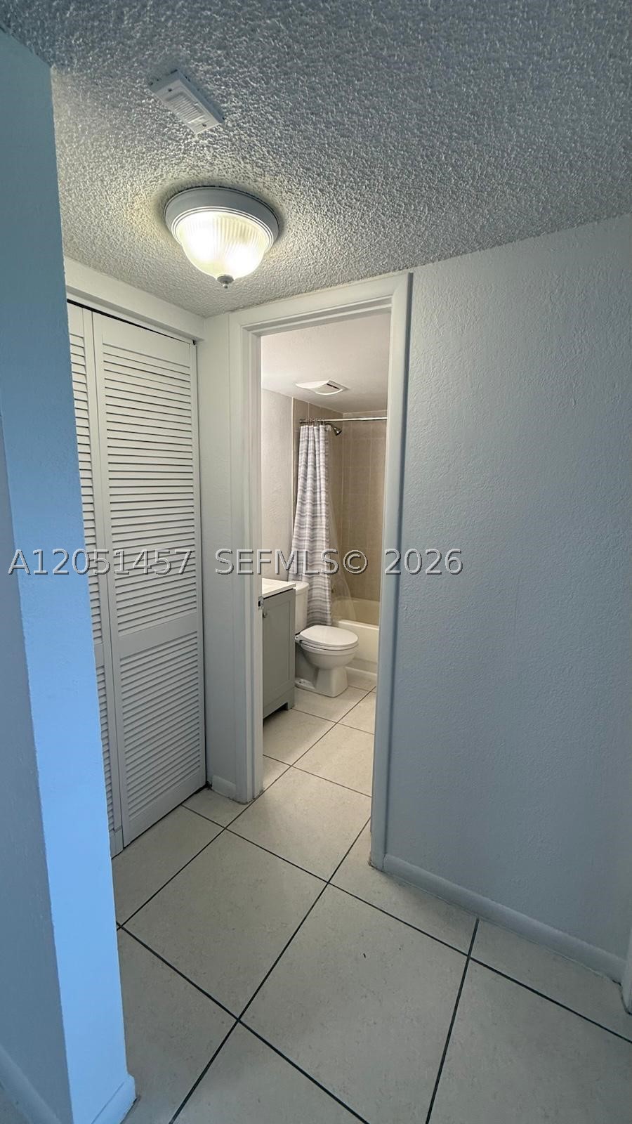 LAKEVIEW GARDENS AT MIAMI - Residential Lease