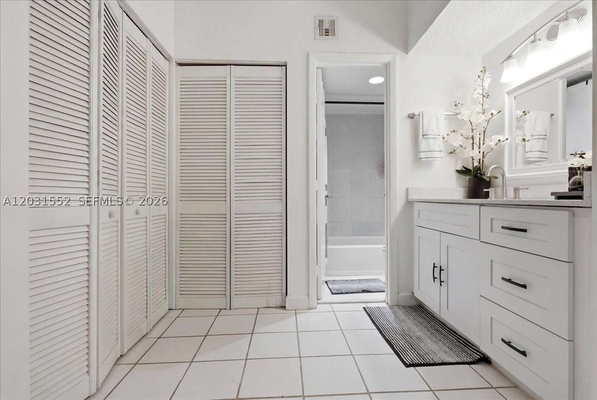 ESPRIT CONDO - Residential