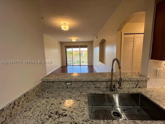 THE COURTS AT DORAL ISLES - Residential Lease