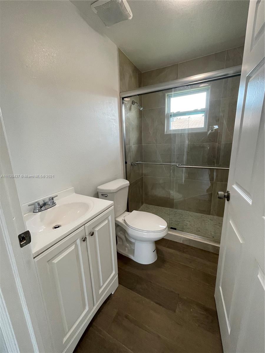 NORTH HOLLYWOOD - Residential Lease