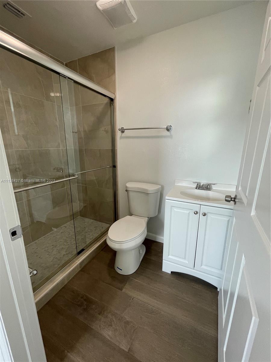 NORTH HOLLYWOOD - Residential Lease