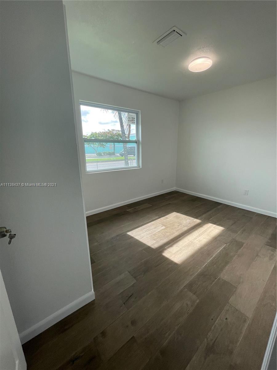 NORTH HOLLYWOOD - Residential Lease
