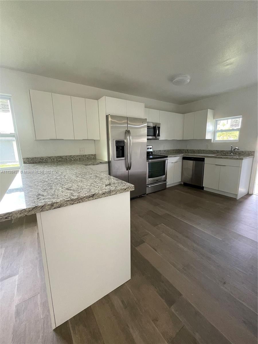 NORTH HOLLYWOOD - Residential Lease