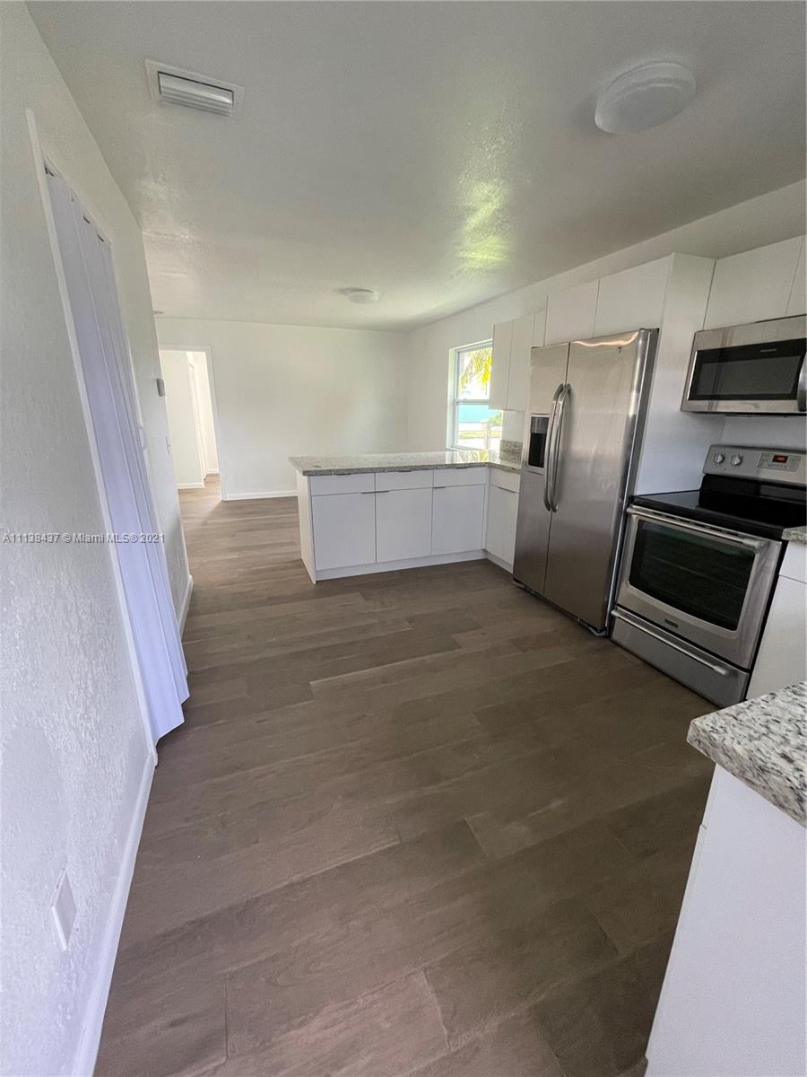 NORTH HOLLYWOOD - Residential Lease