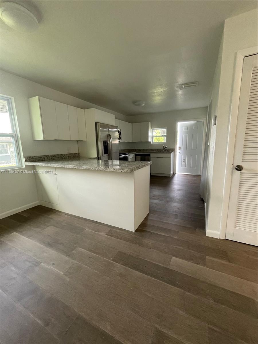 NORTH HOLLYWOOD - Residential Lease
