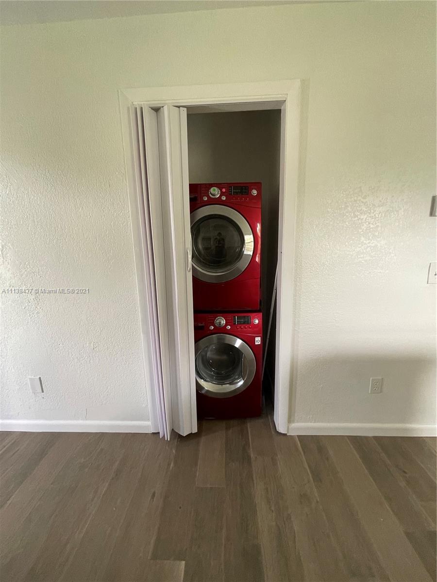 NORTH HOLLYWOOD - Residential Lease