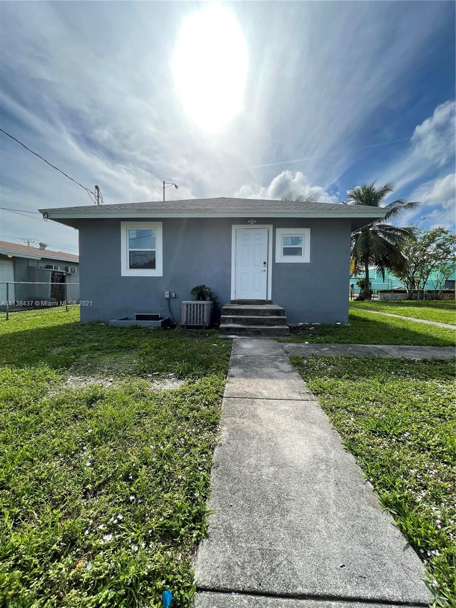 NORTH HOLLYWOOD - Residential Lease