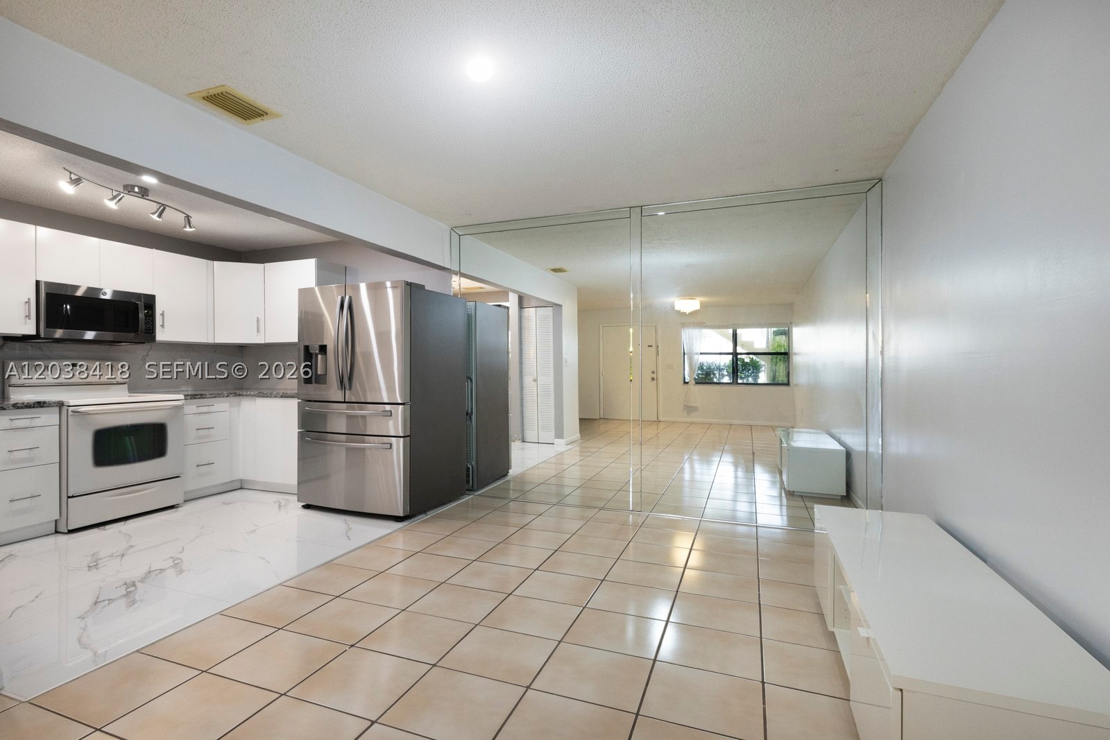 MILLER VILLAS CONDO - Residential