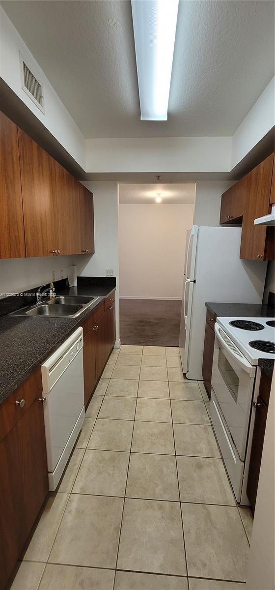 PARKVIEW AT BRICKELL COND - Residential Lease