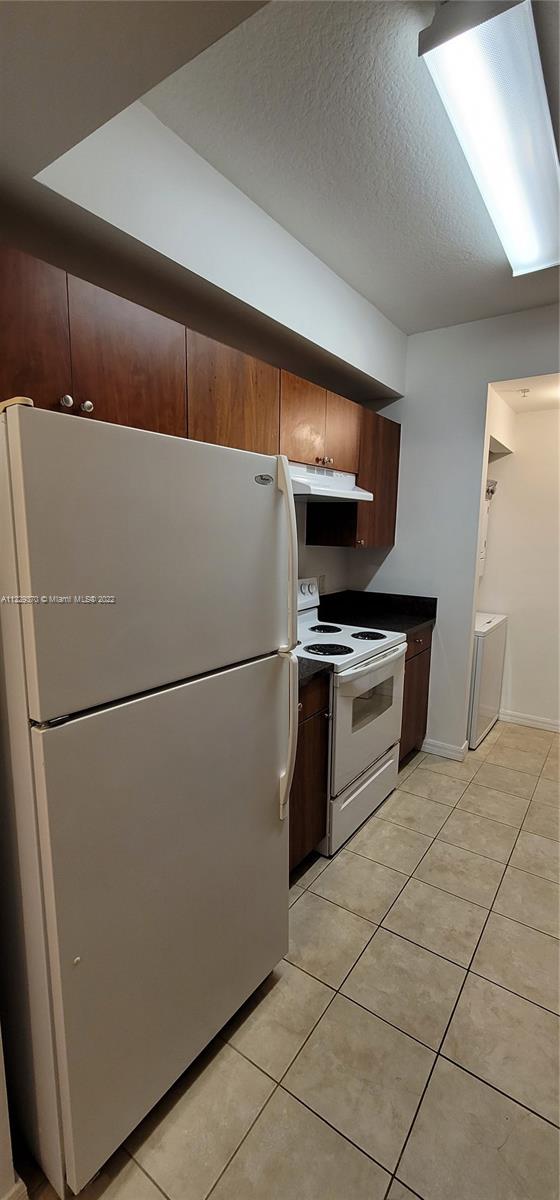 PARKVIEW AT BRICKELL COND - Residential Lease