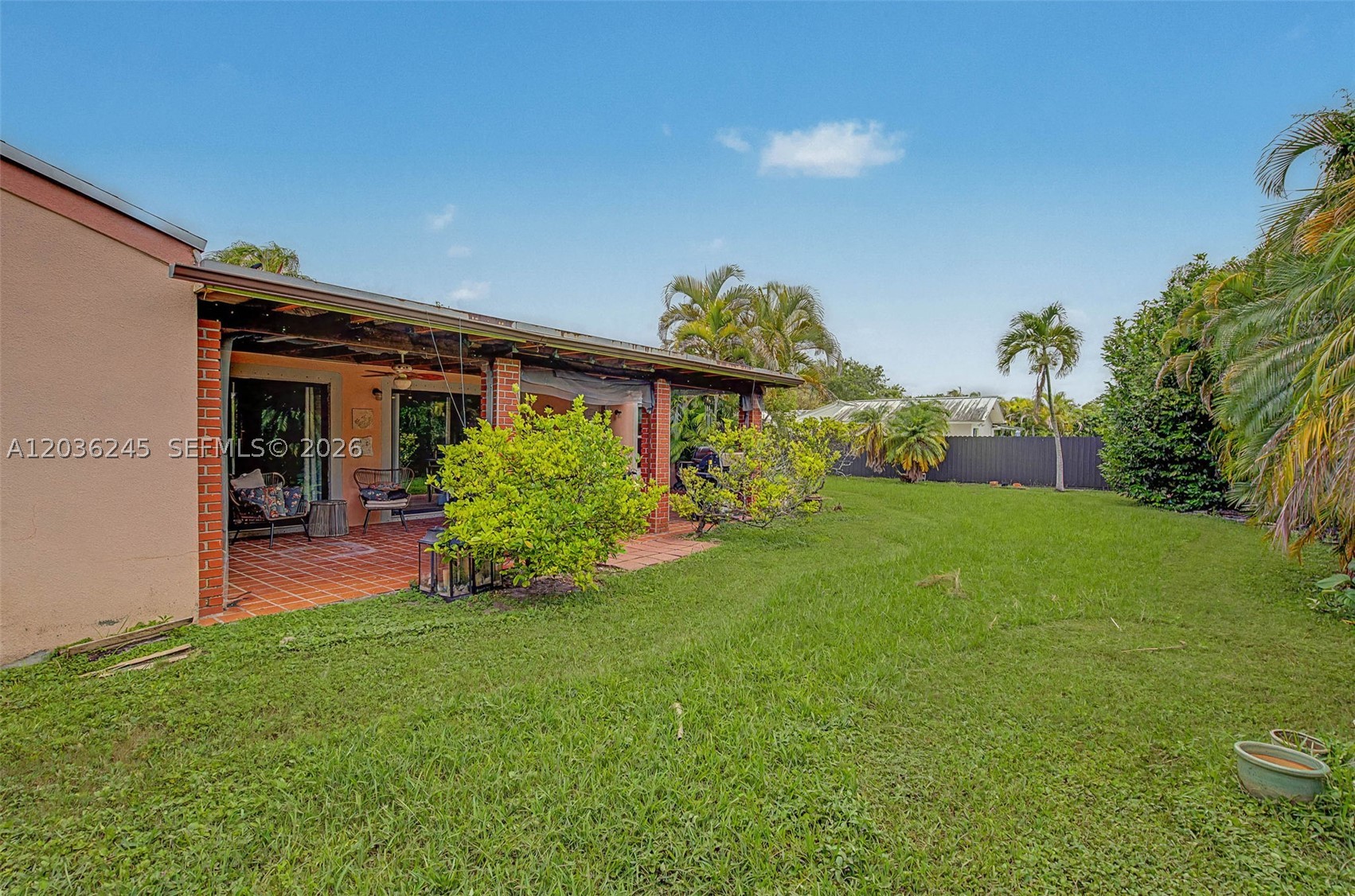 KINGS GRANT EAST - Residential