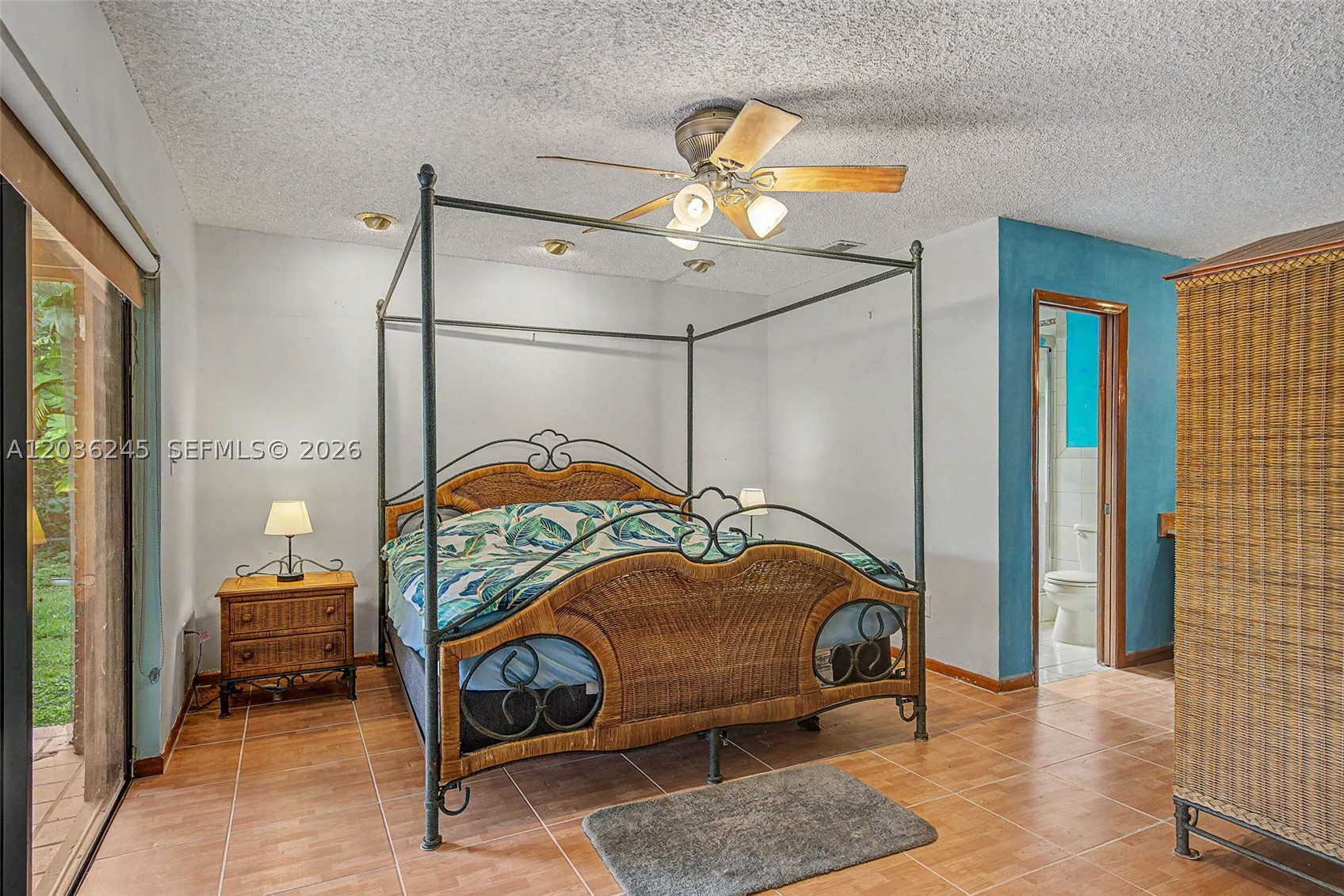 KINGS GRANT EAST - Residential