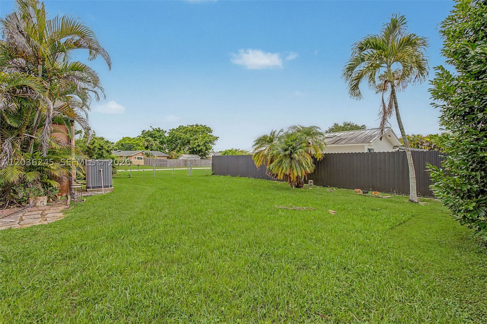 KINGS GRANT EAST - Residential