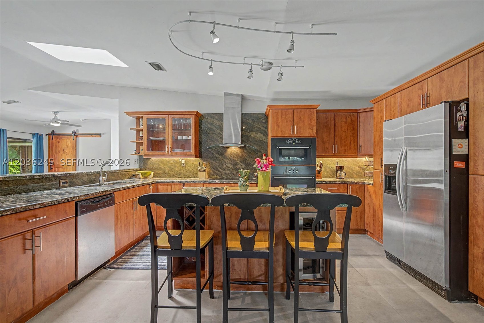 KINGS GRANT EAST - Residential