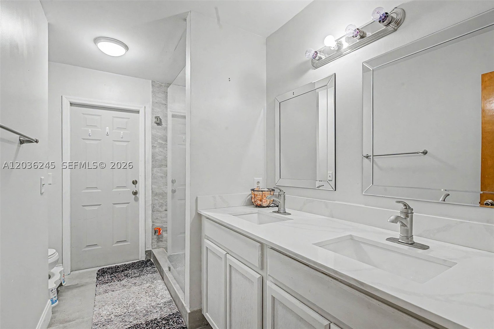 KINGS GRANT EAST - Residential