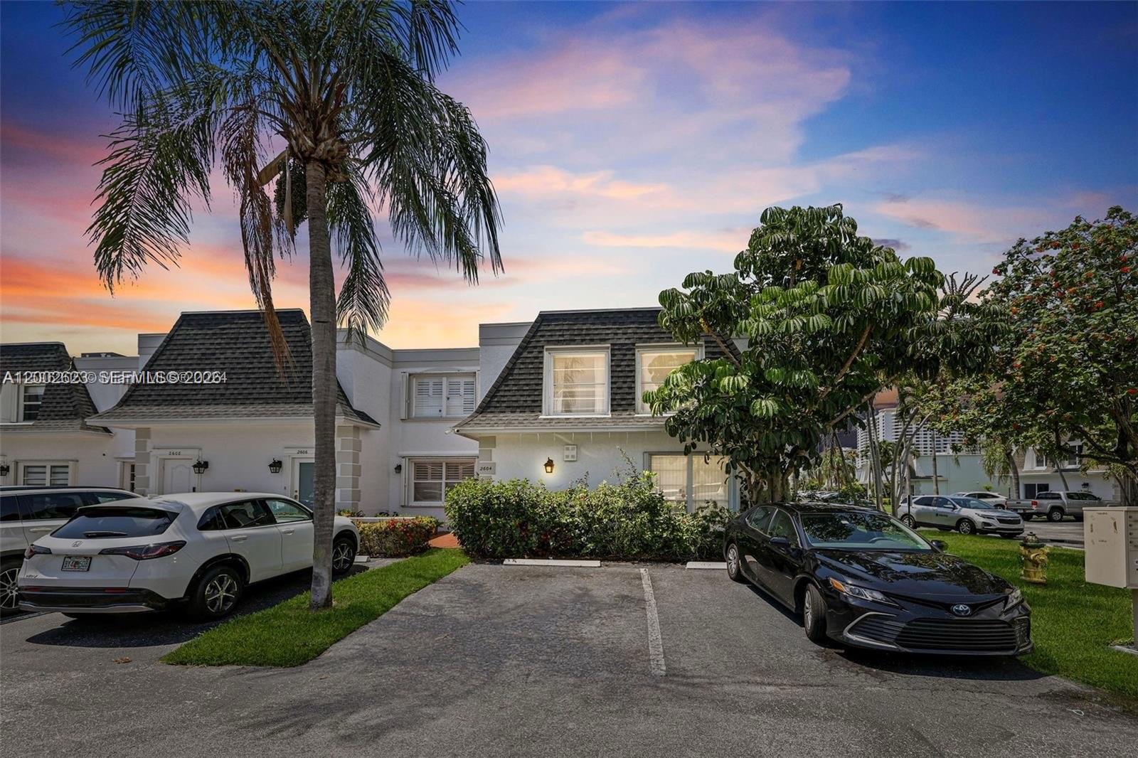 TOWNHOUSES OF VENETIAN PA - Residential Lease