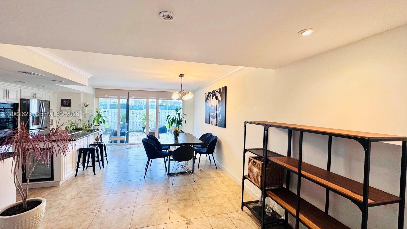 TOWNHOUSES OF VENETIAN PA - Residential Lease