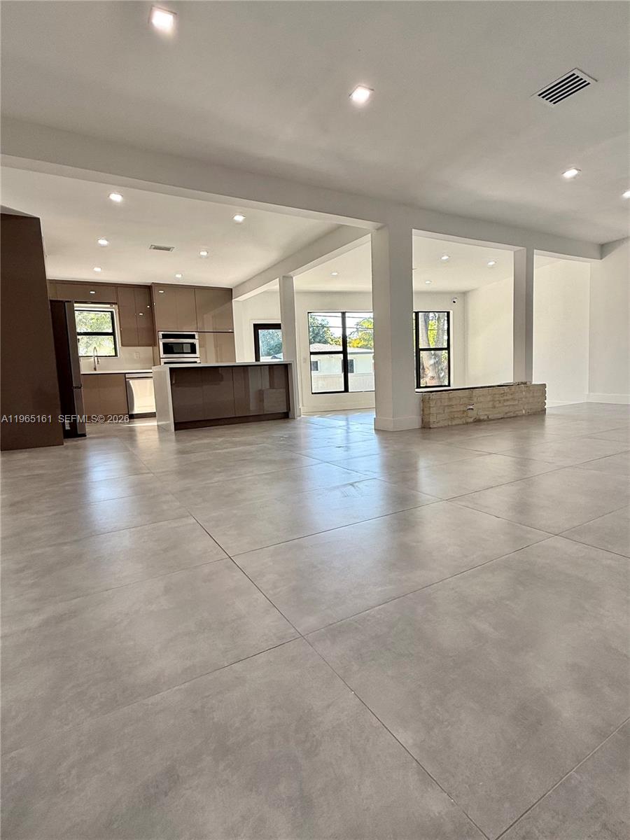 BREEZESWEPT ESTATES 1ST A - Residential