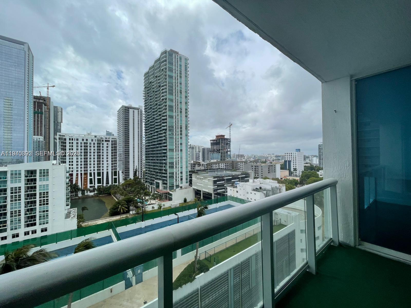 PLATINUM CONDO - Residential