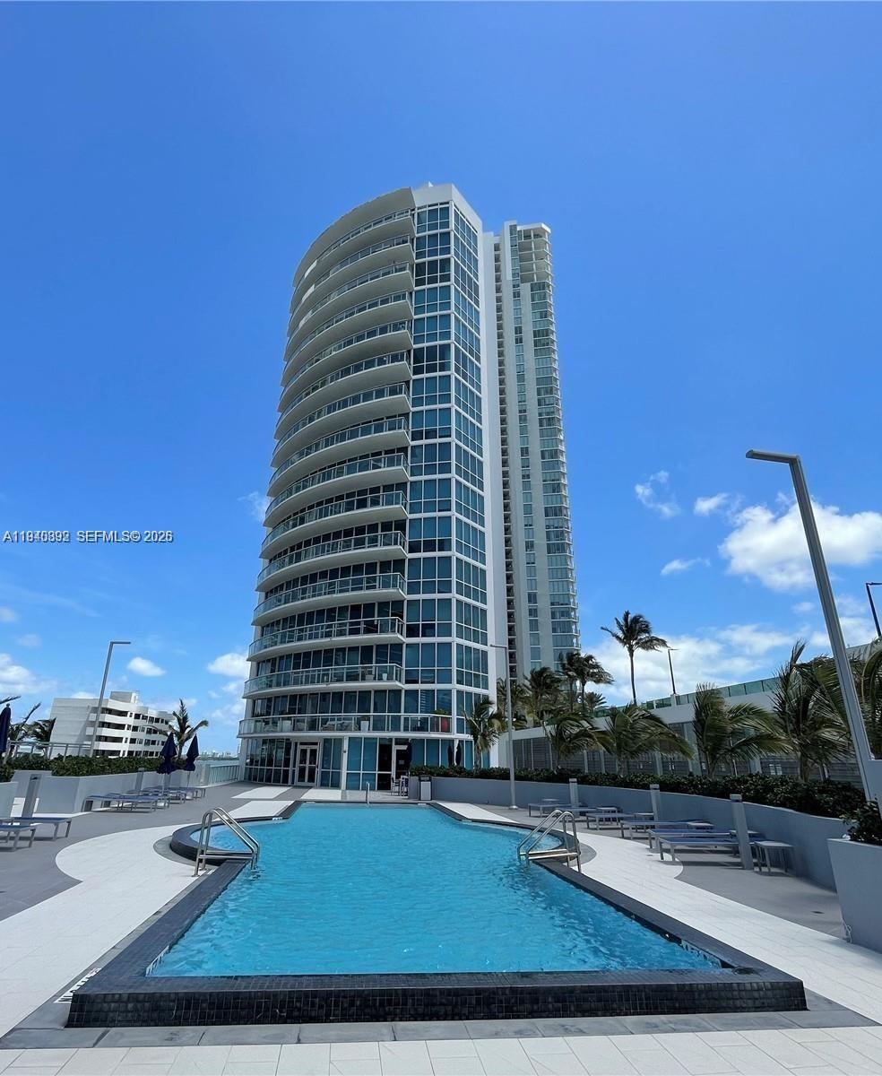 PLATINUM CONDO - Residential