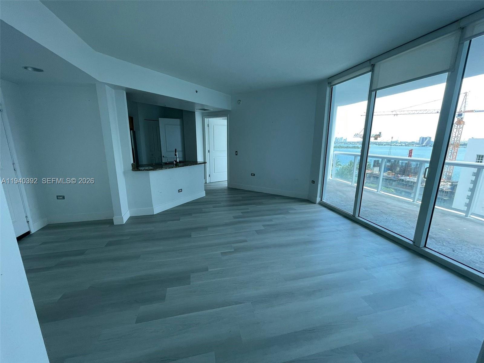 PLATINUM CONDO - Residential