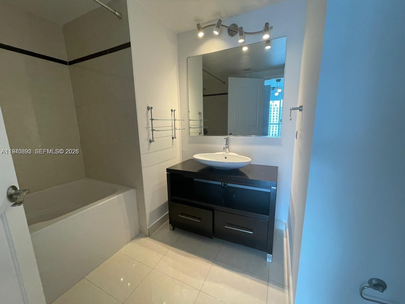 PLATINUM CONDO - Residential