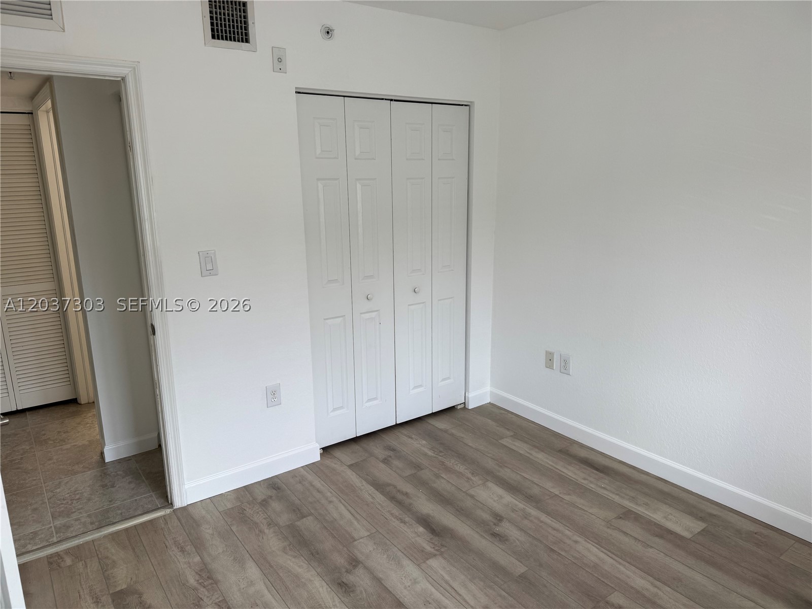 THE COURTS AT BAYSHORE II - Residential Lease