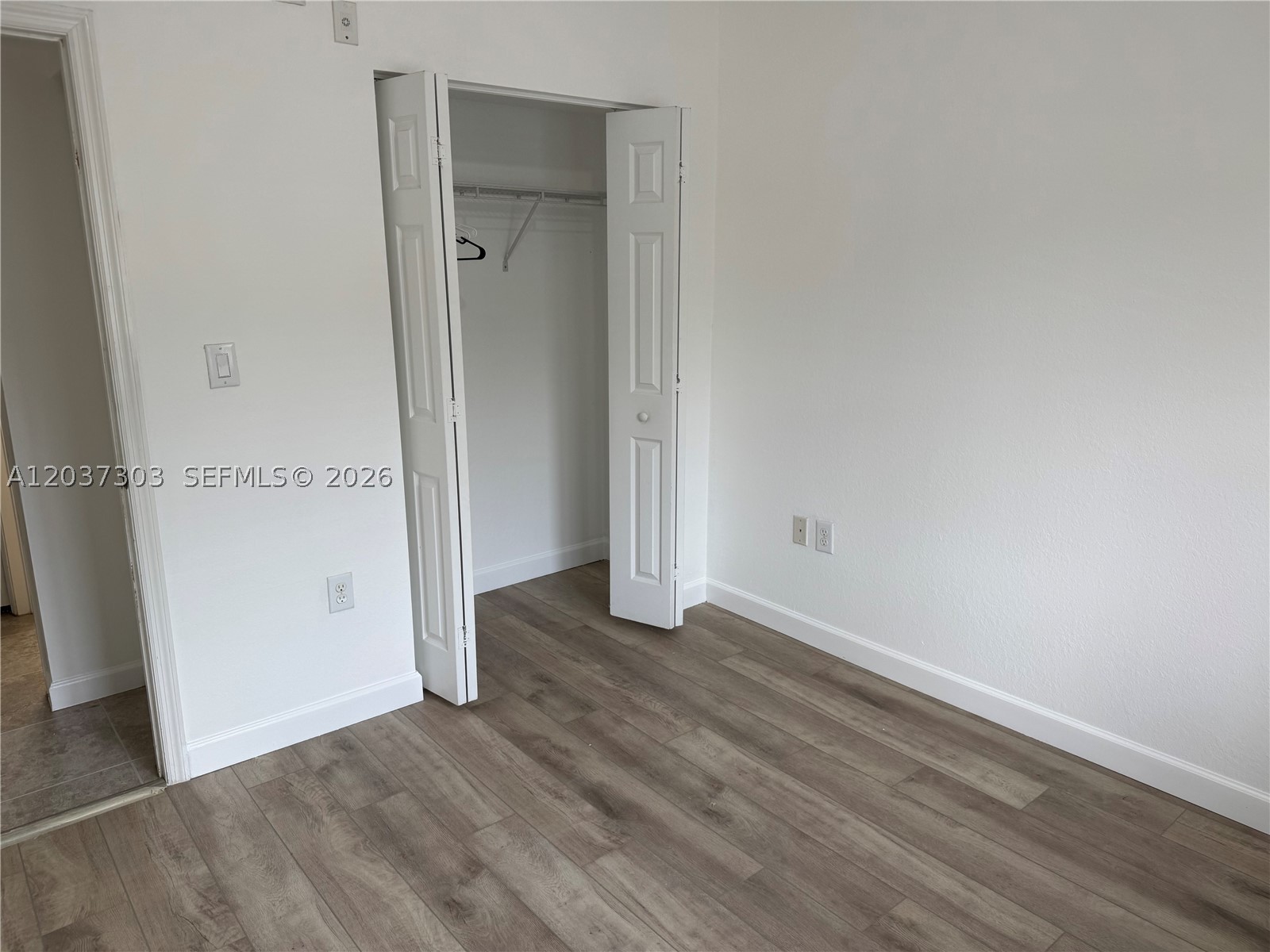 THE COURTS AT BAYSHORE II - Residential Lease