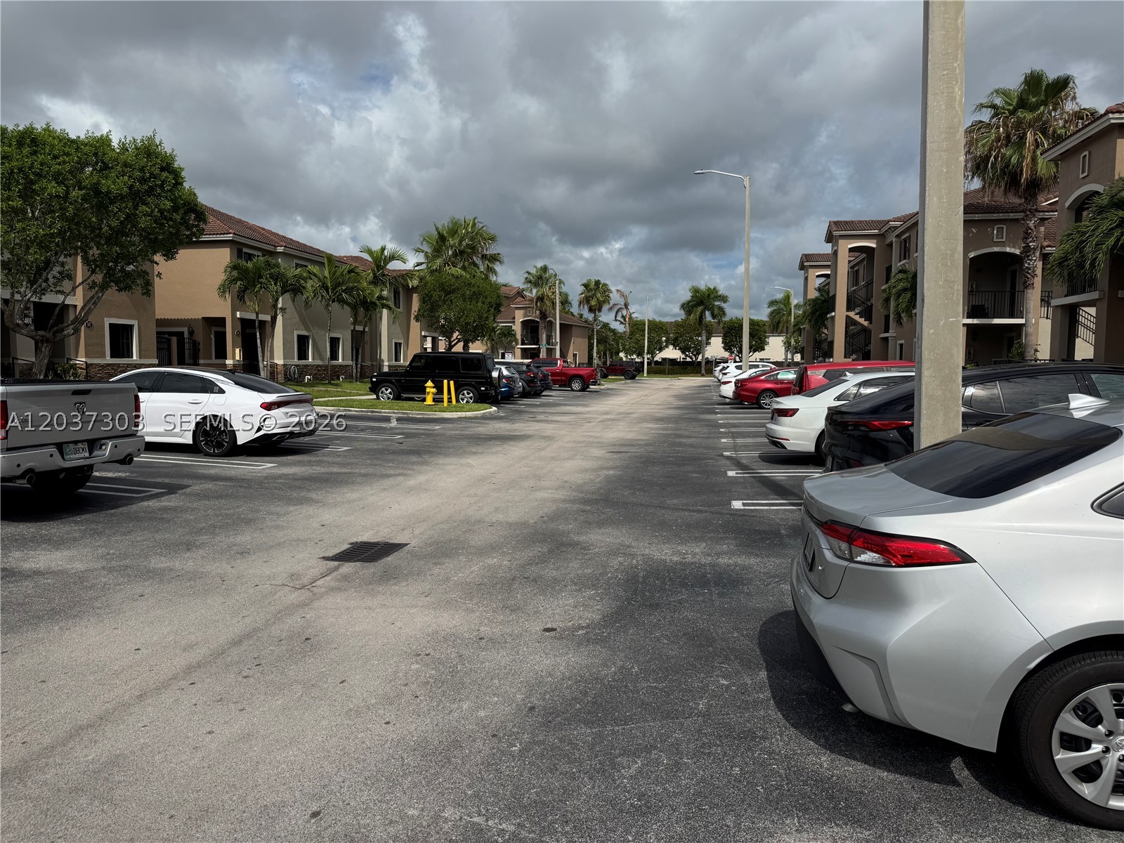 THE COURTS AT BAYSHORE II - Residential Lease