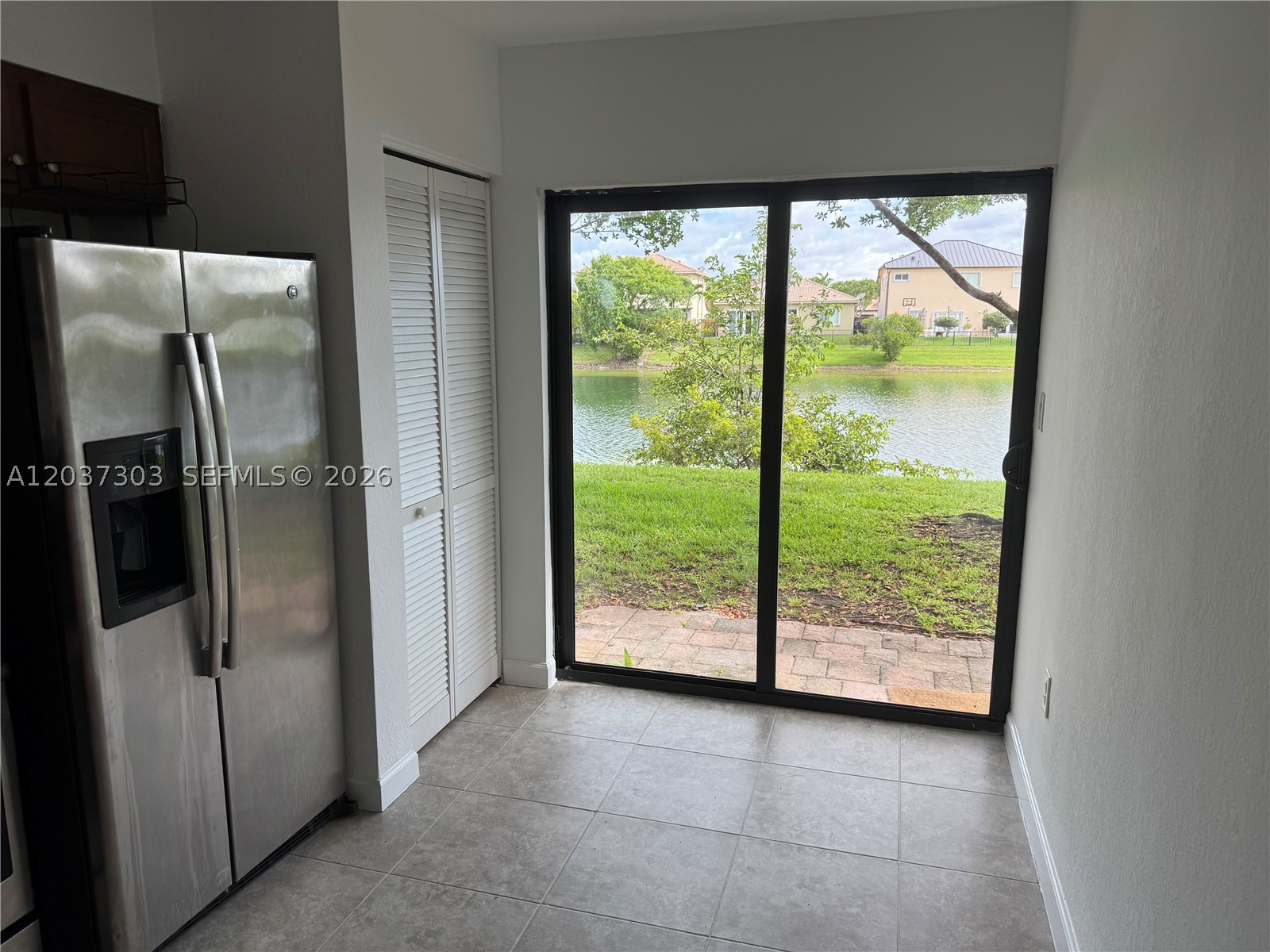 THE COURTS AT BAYSHORE II - Residential Lease