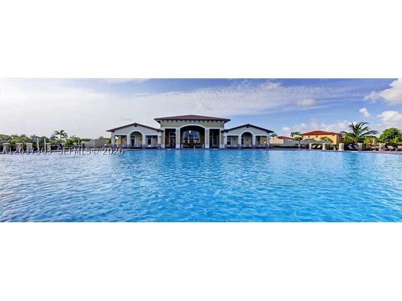 THE COURTS AT BAYSHORE II - Residential Lease