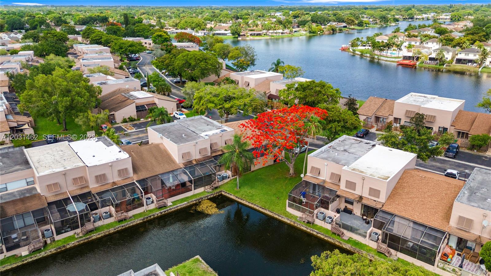 PEMBROKE LAKES SECTION SE - Residential