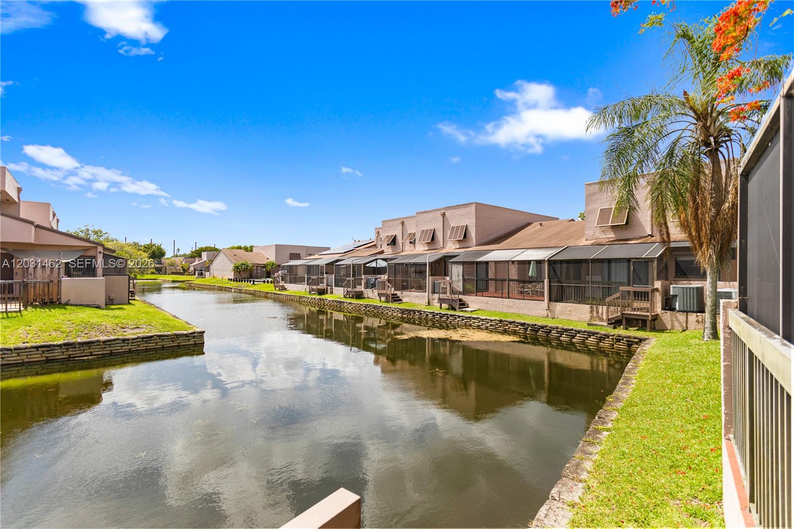 PEMBROKE LAKES SECTION SE - Residential