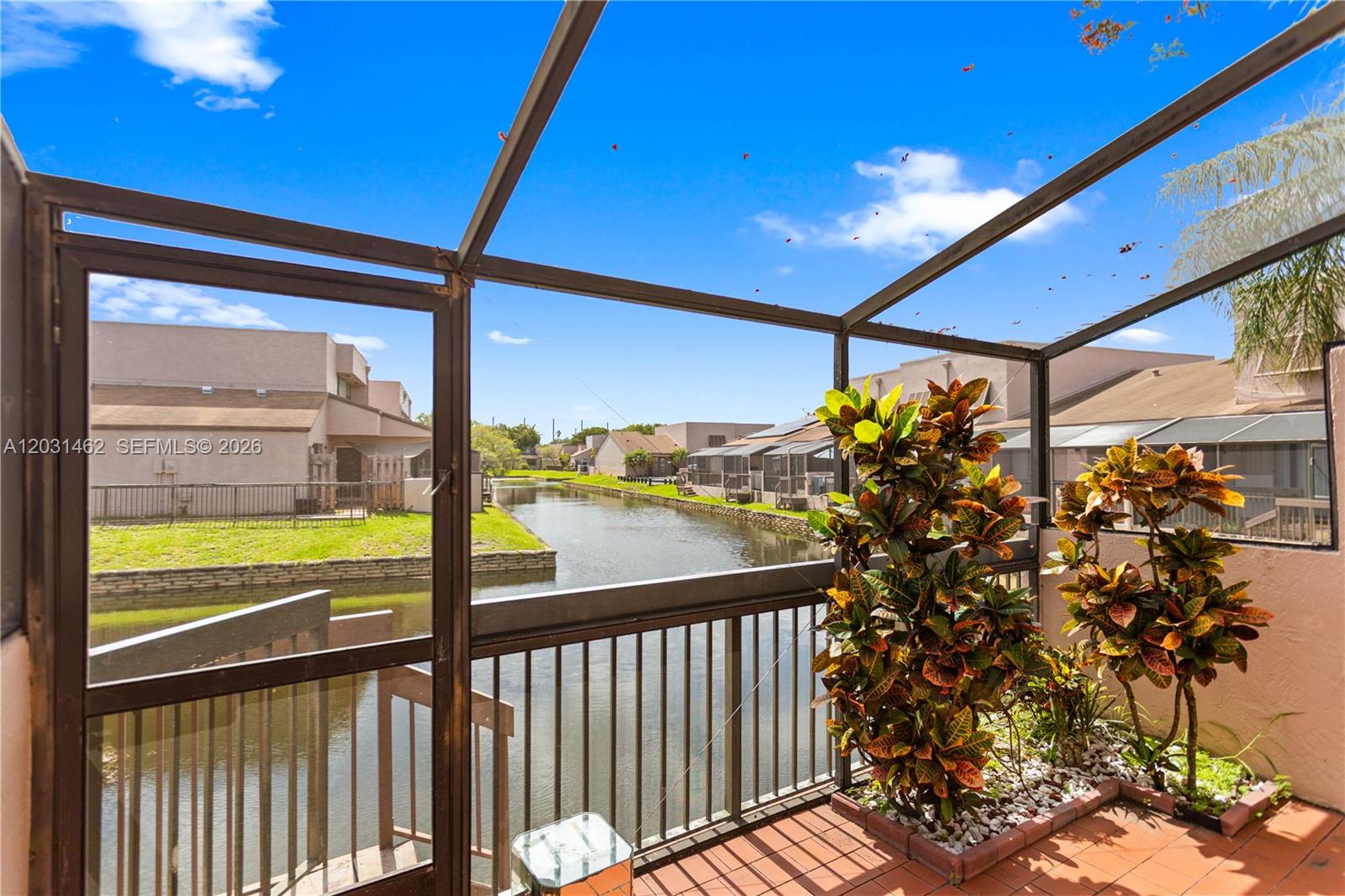 PEMBROKE LAKES SECTION SE - Residential