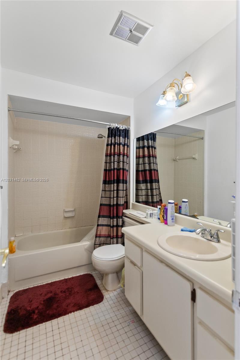 PEMBROKE LAKES SECTION SE - Residential