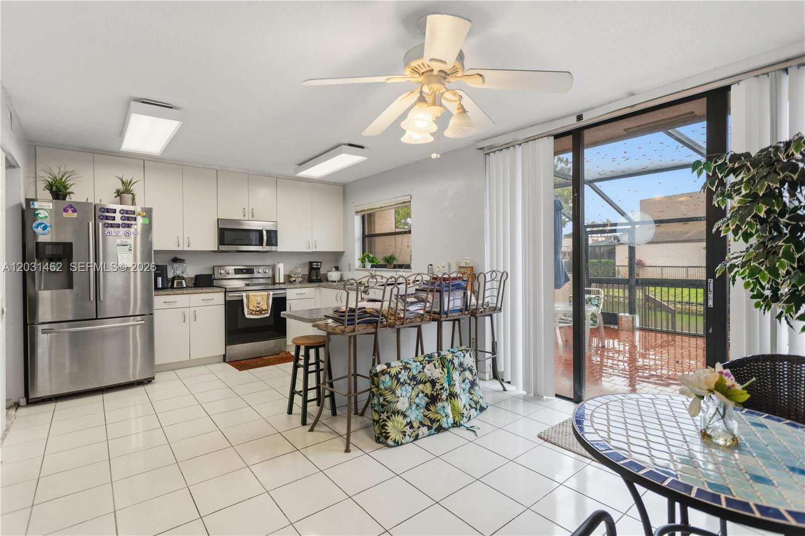 PEMBROKE LAKES SECTION SE - Residential