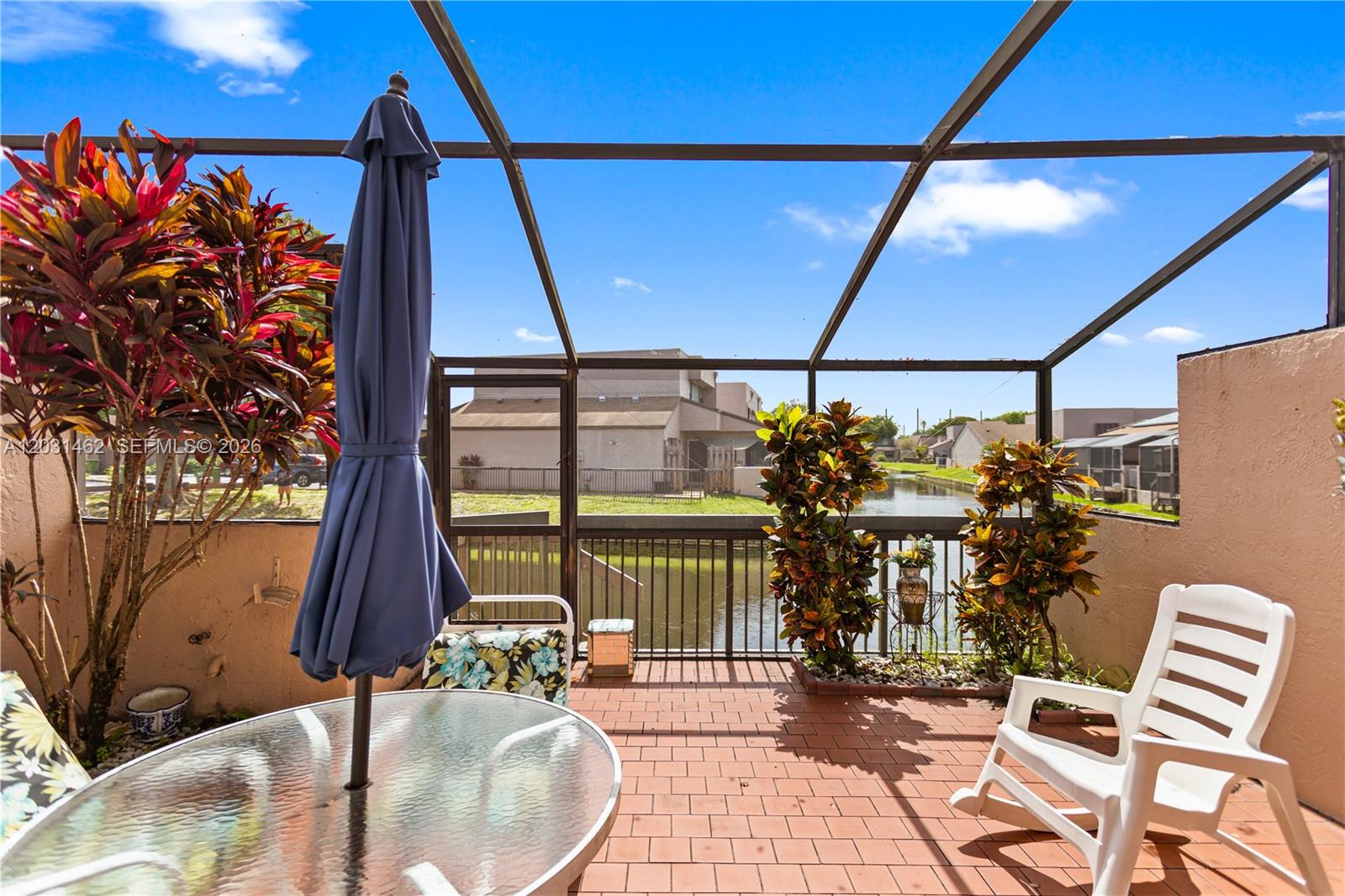 PEMBROKE LAKES SECTION SE - Residential