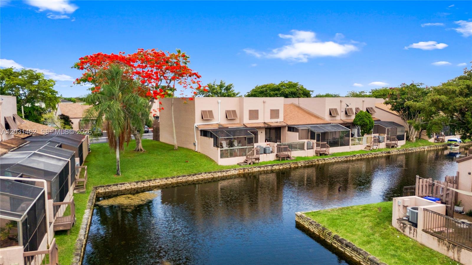 PEMBROKE LAKES SECTION SE - Residential