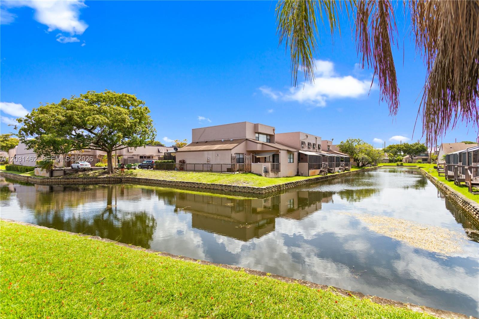 PEMBROKE LAKES SECTION SE - Residential