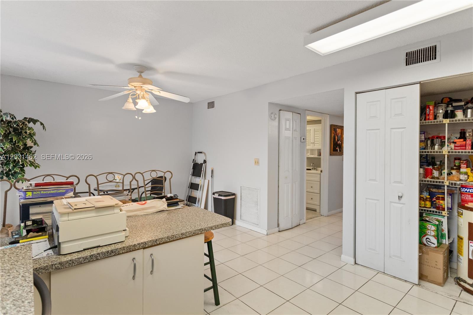 PEMBROKE LAKES SECTION SE - Residential