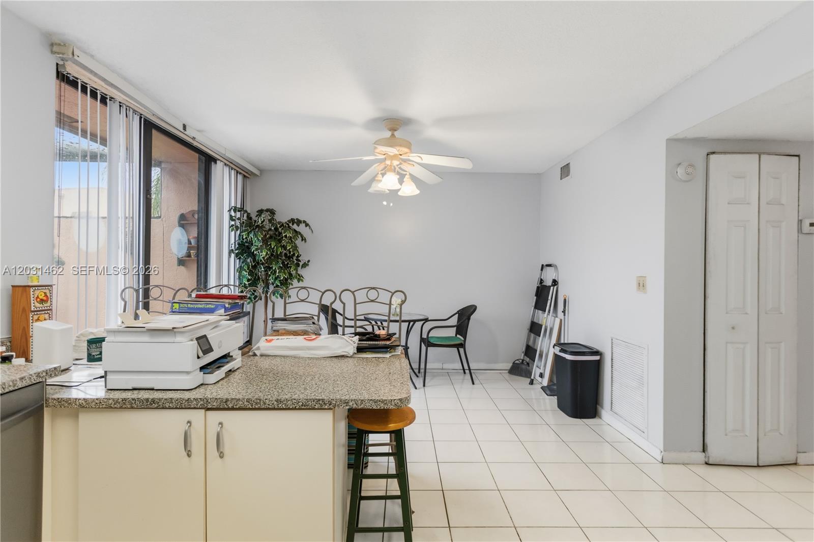 PEMBROKE LAKES SECTION SE - Residential