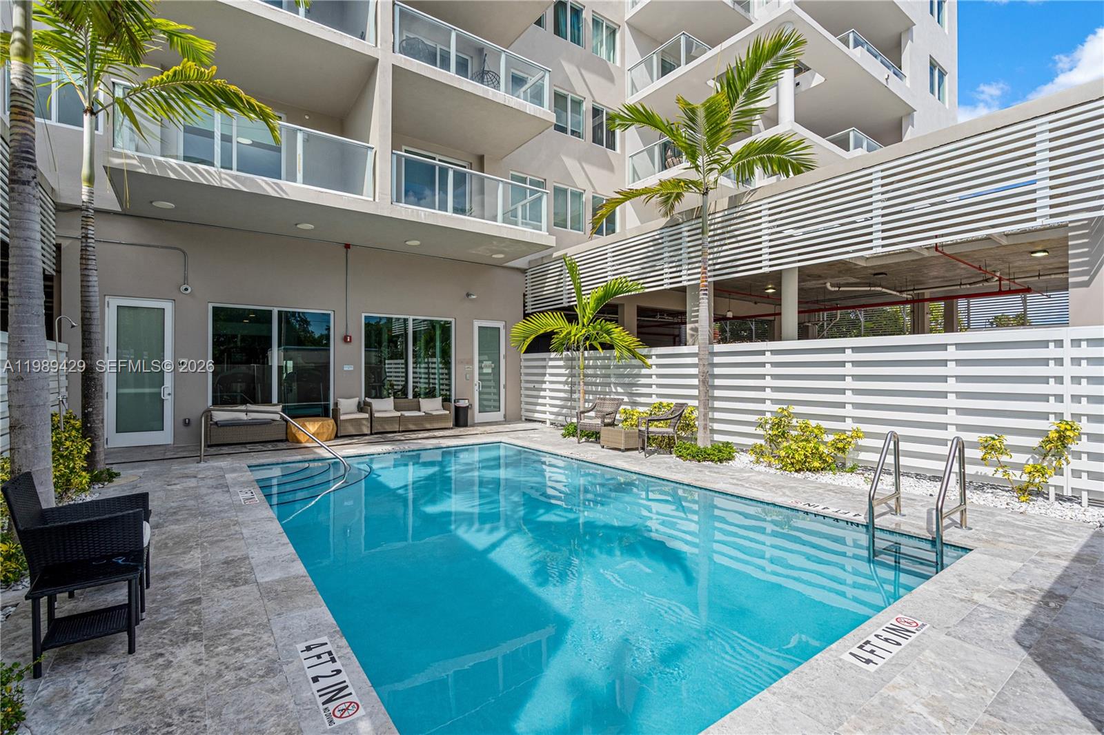 Hollywood 1-21 B - Residential