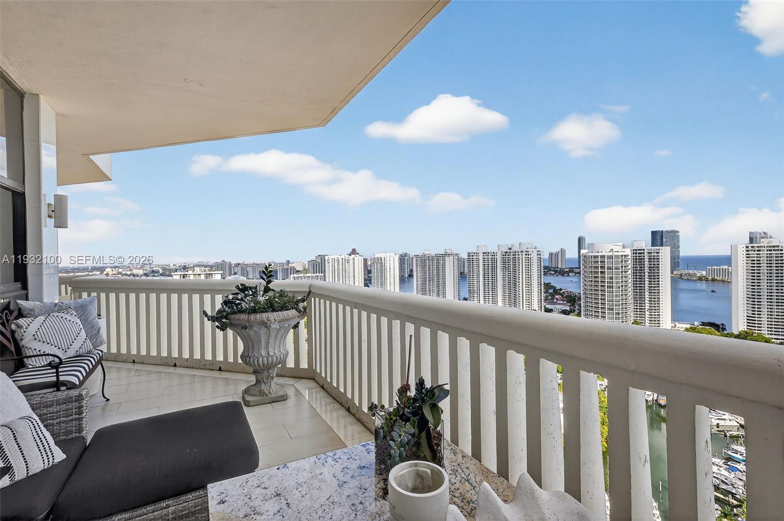 1000 ISL BLVD WILLIAMS IS - Residential