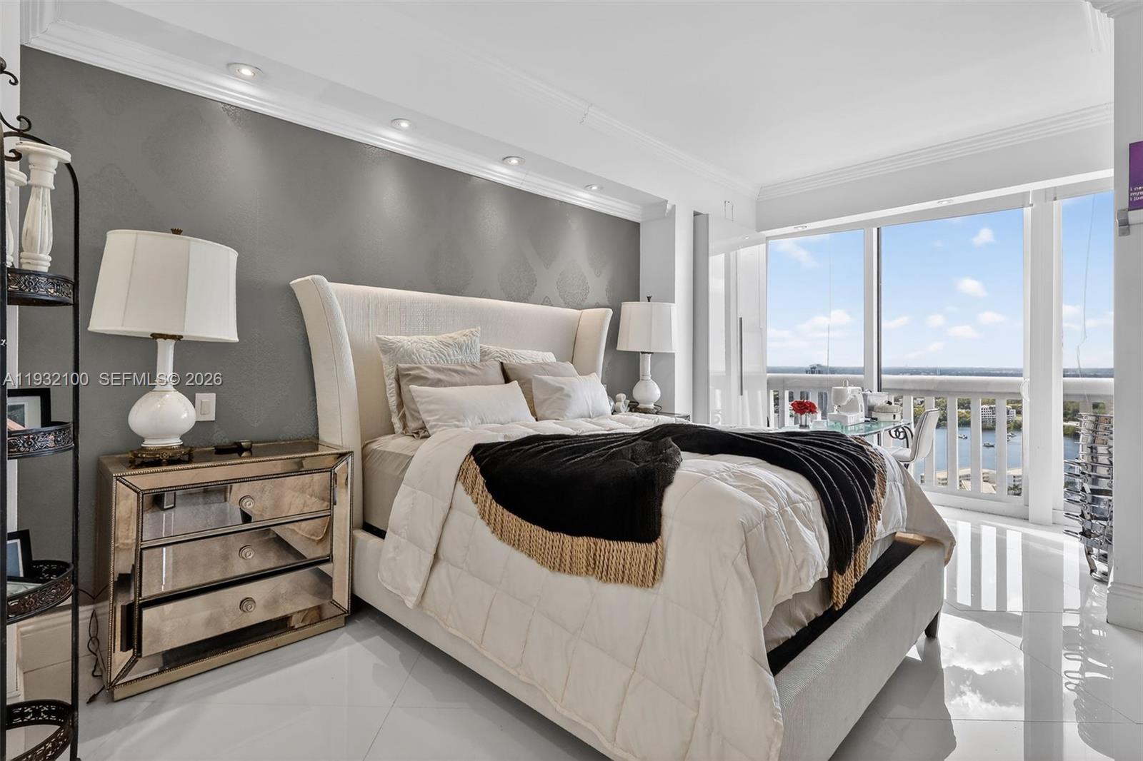 1000 ISL BLVD WILLIAMS IS - Residential