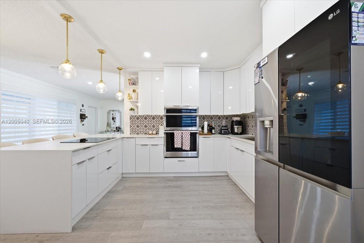 HALLANDALE - Residential